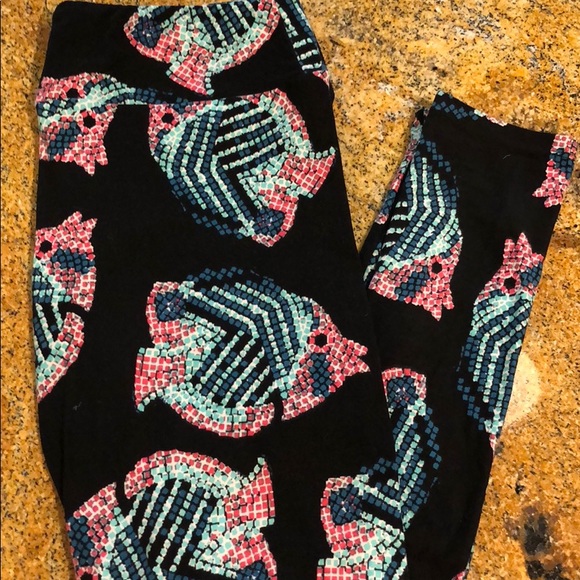 LuLaRoe Pants - LuLaRoe Tall & Curvy Fish Leggings